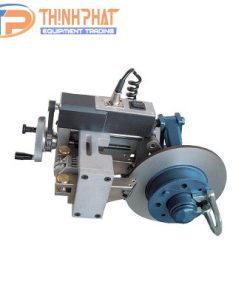 Máy tiện láng đĩa phanh trên xe TD302.MNF