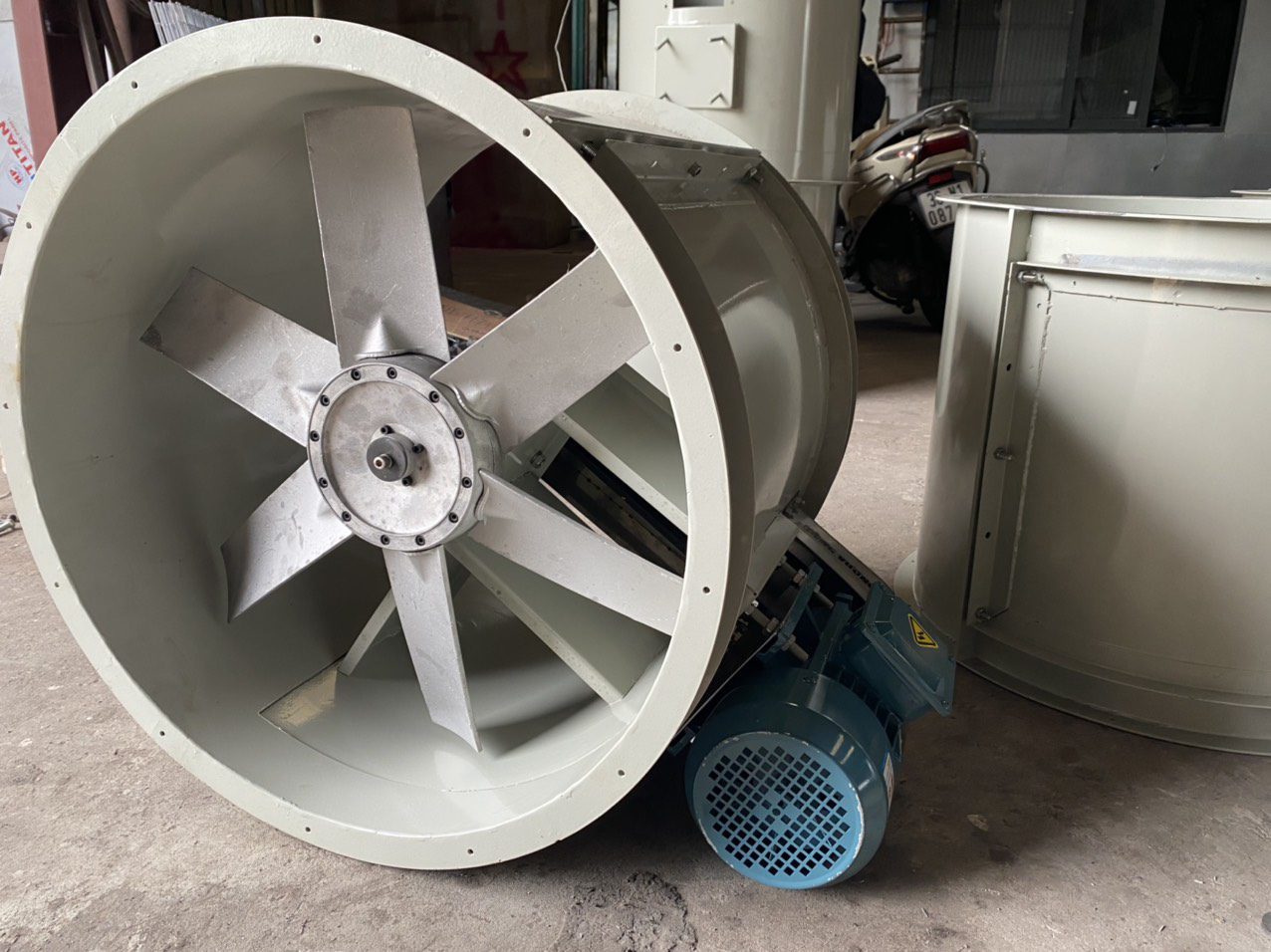 Cấu tạo thông số của quạt hút phòng sơn